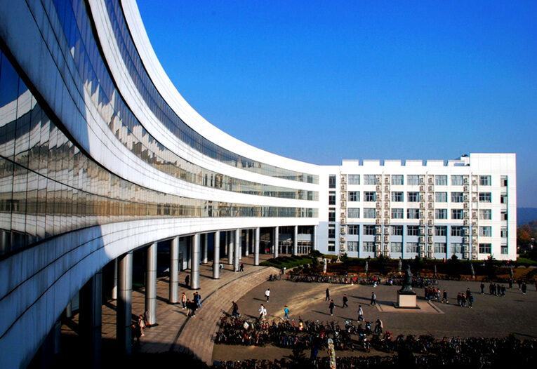 trường đại học có diện tích lớn nhất Trung Quốc